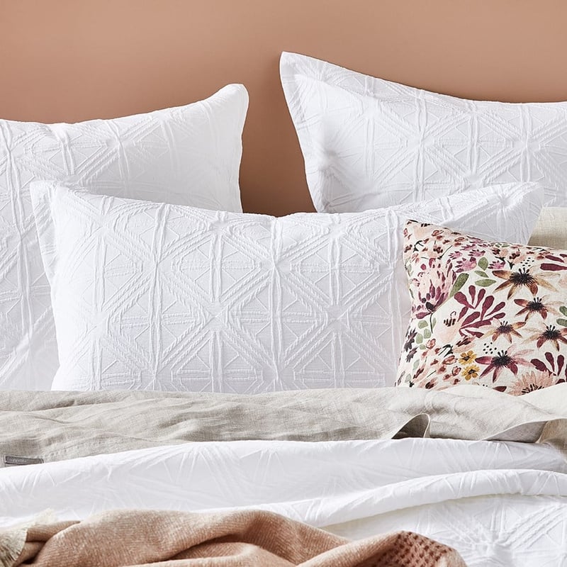Villa Bedlinen White Coverlet Separates