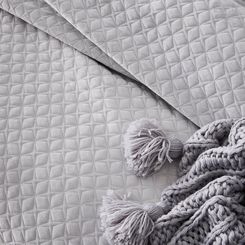 Duke Quilted Velvet Quilt Cover Silver