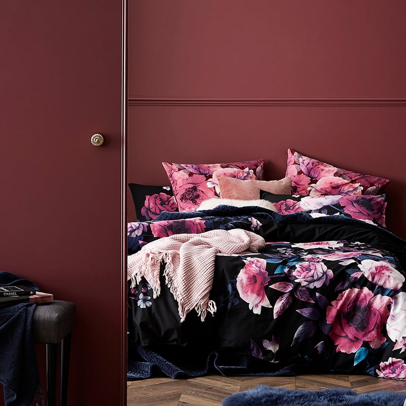 Wild Rose Quilt Cover Set Black