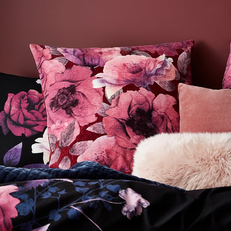 Wild Rose Quilt Cover Set Black