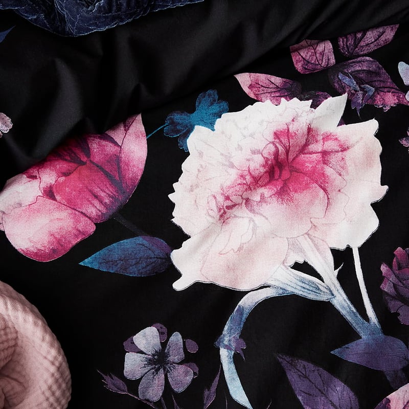 Wild Rose Quilt Cover Set Black