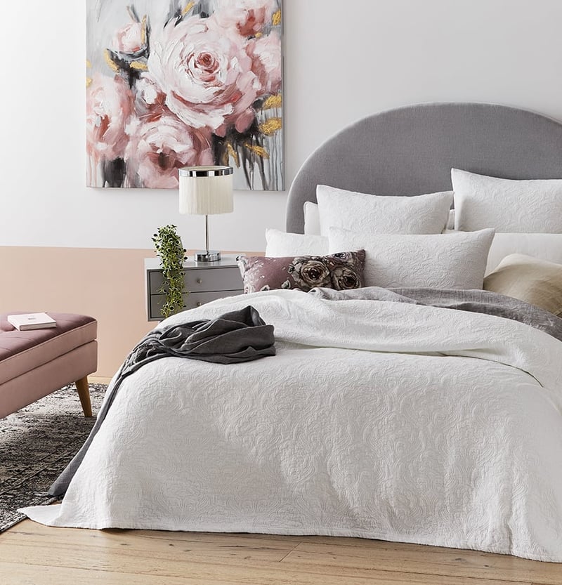 European Collection Sintra Snow Coverlet