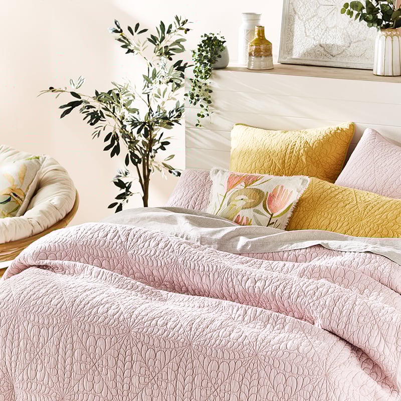 Daisy Quilted Petal Quilt Cover