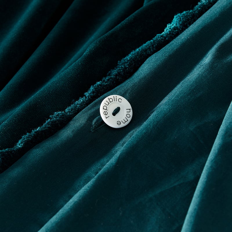 Columbia Fringe Velvet Peacock Quilt Cover
