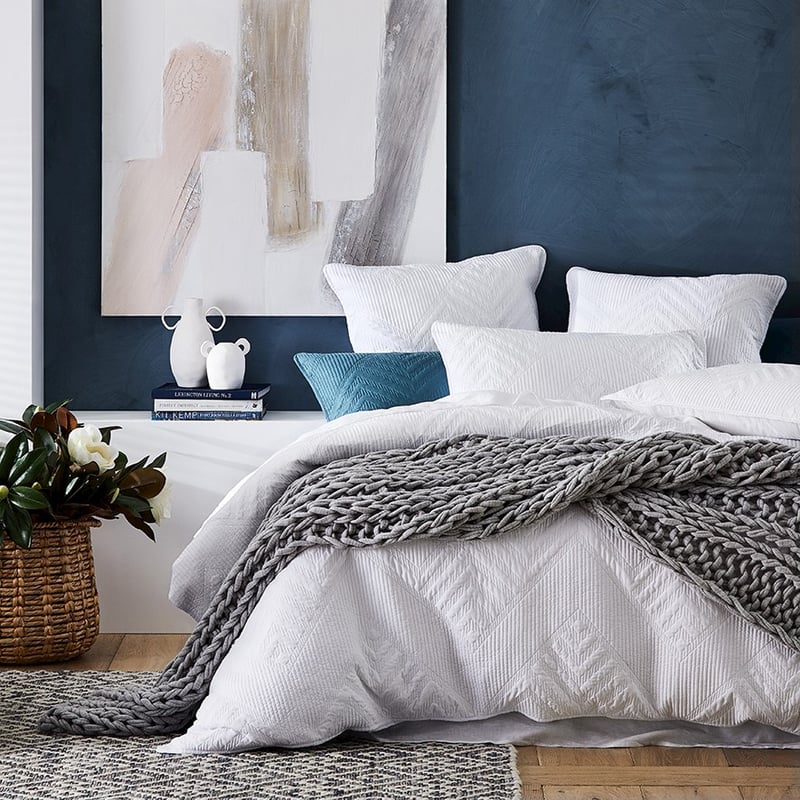 Virgo White Quilted Quilt Cover
