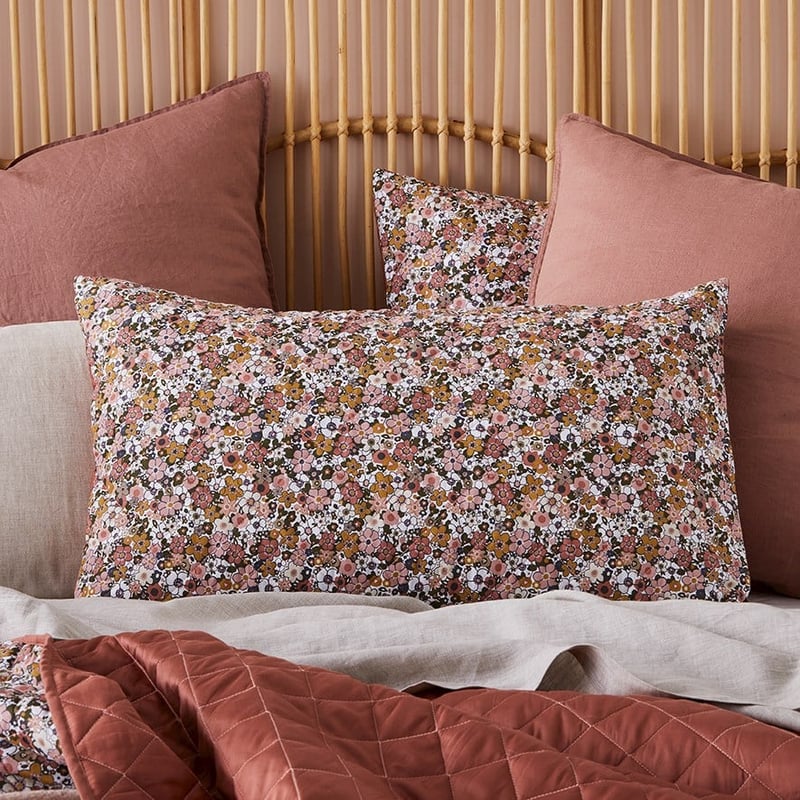 Retro Floral Coverlet