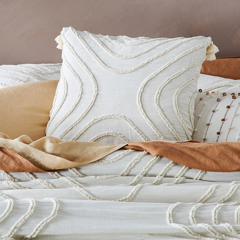 Ollie Tufted Vanilla Quilt Cover 