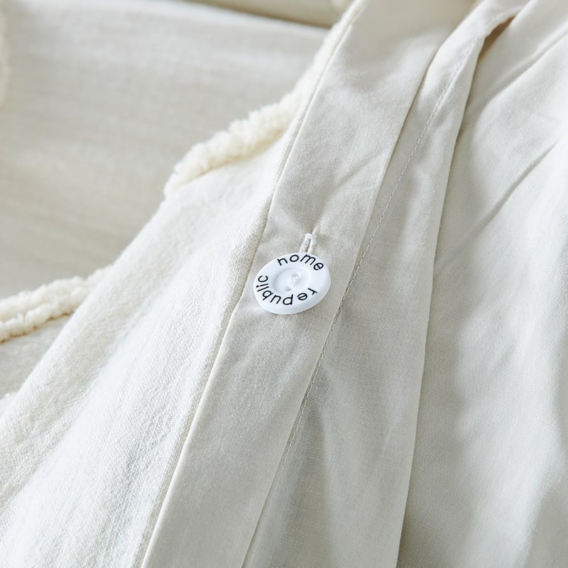 Ollie Tufted Vanilla Quilt Cover 