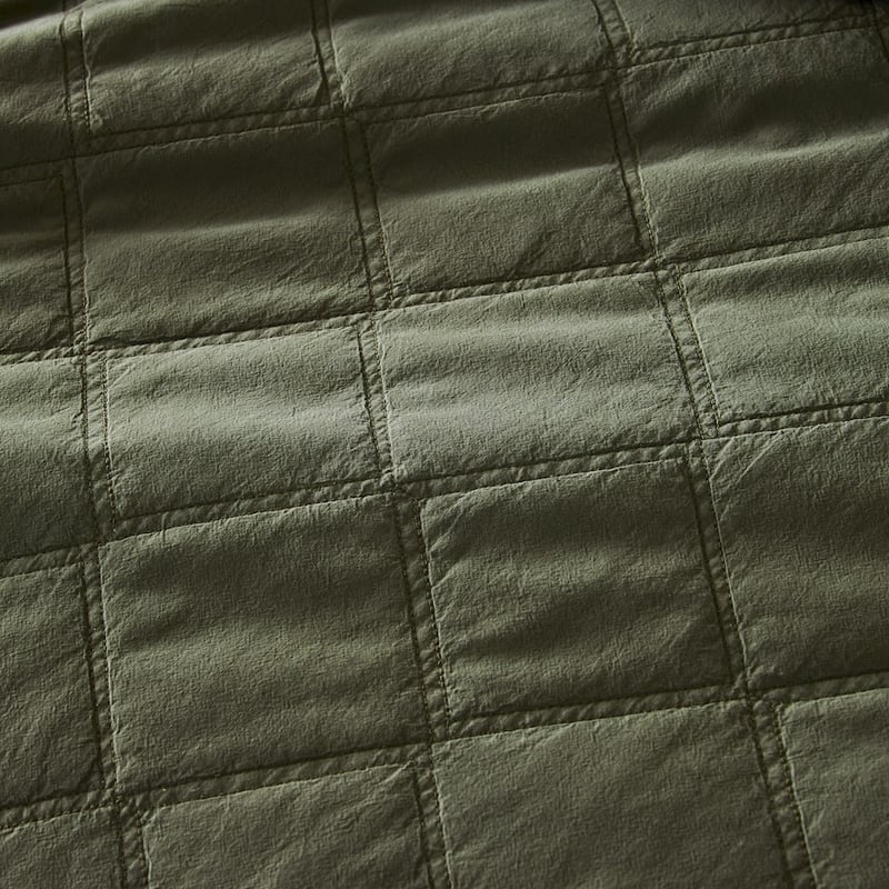 Stonewashed Cotton Bay Leaf Quilted Coverlet