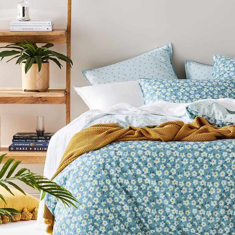 Stonewashed Printed Cotton Sage Daisy Quilt Cover