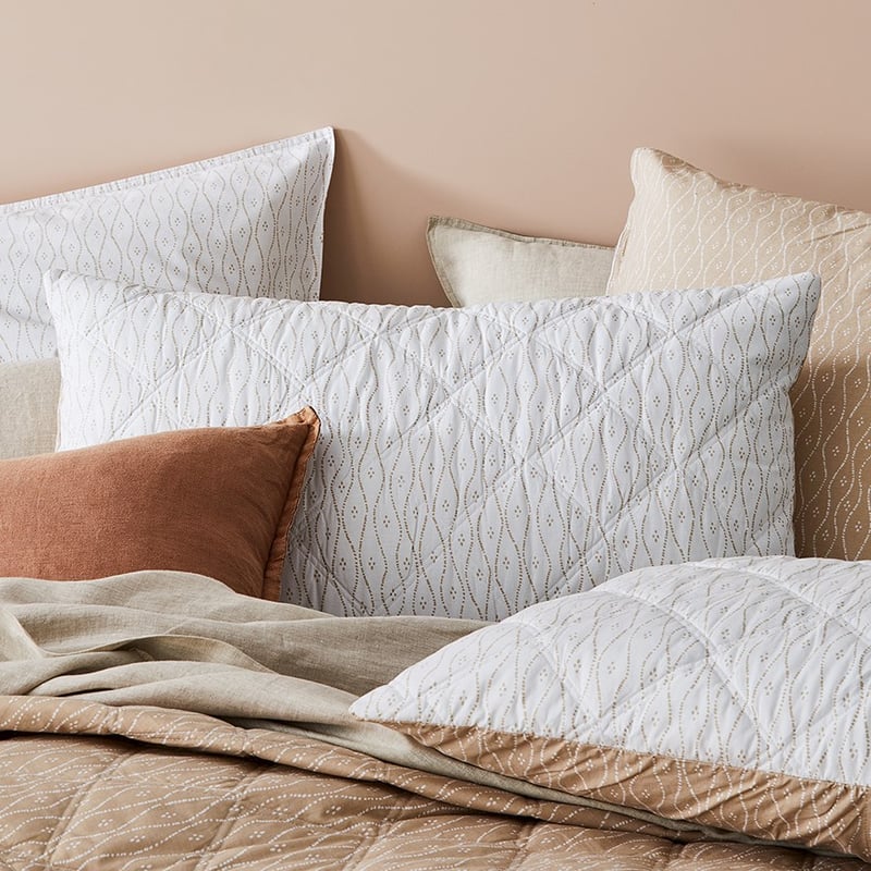 Stonewashed Cotton Printed Nude Wave Quilted Coverlet