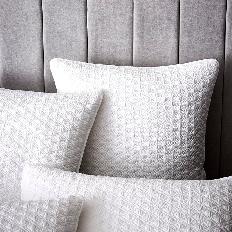 Prague Quilt Cover White