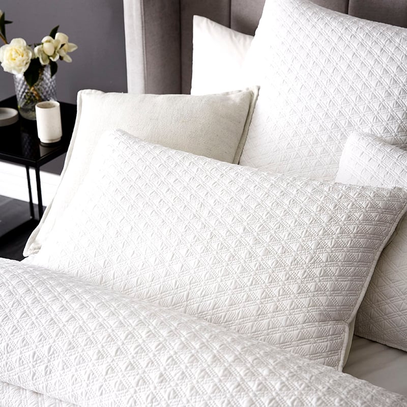 Prague Quilt Cover White
