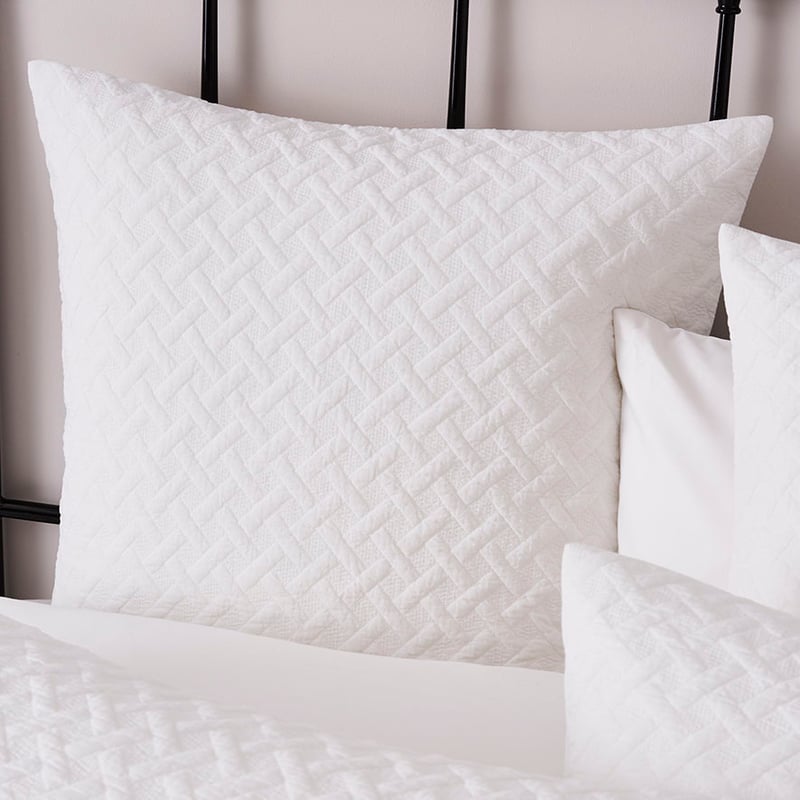 Thompson Quilt Cover White