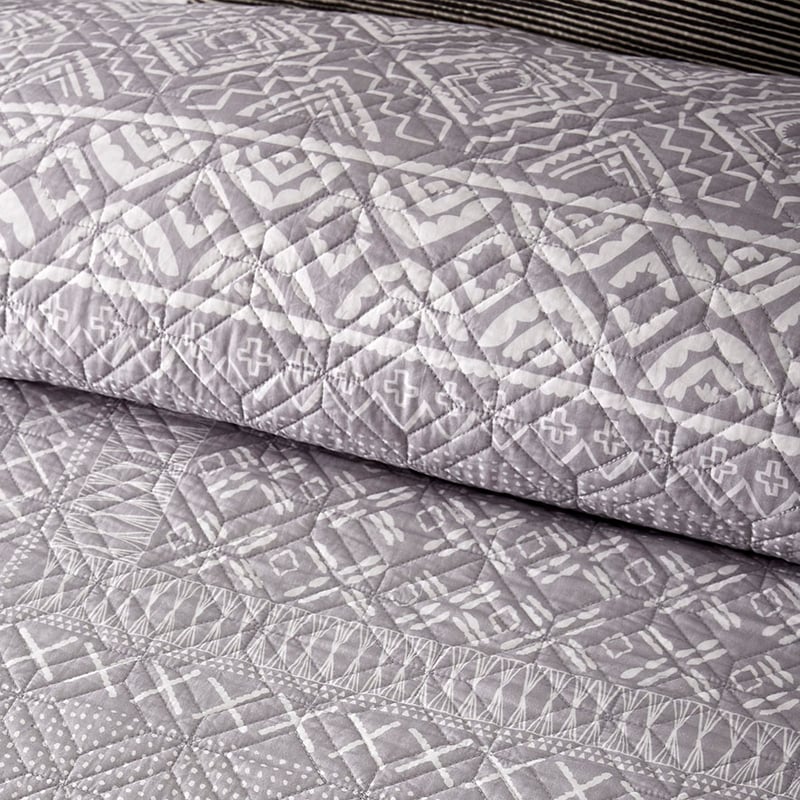 Pia Quilted Quilt Cover
