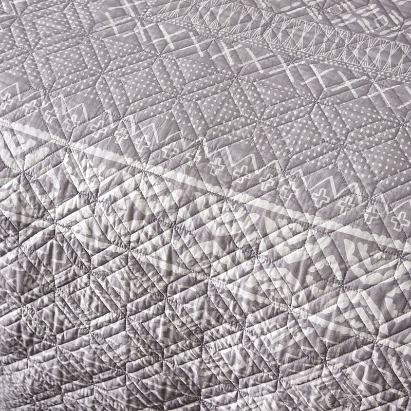Pia Quilted Quilt Cover