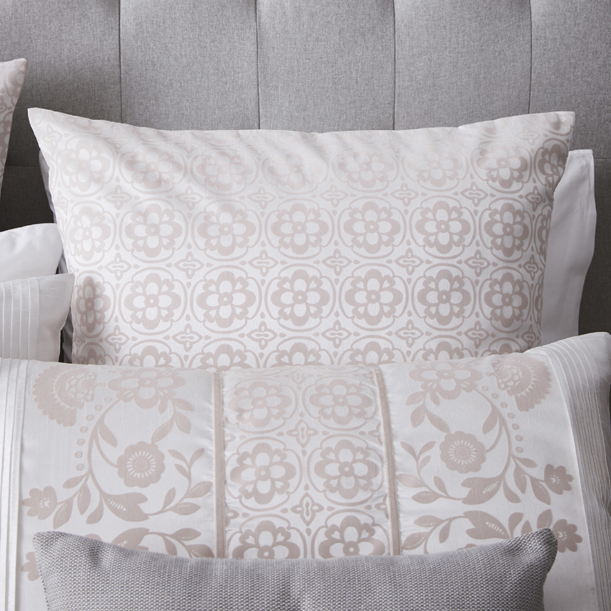 Aubrey Nude Quilt Cover