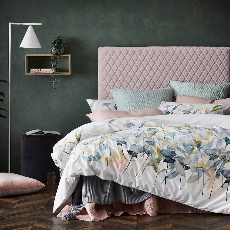 Silhouette Quilt Cover Set in Multi