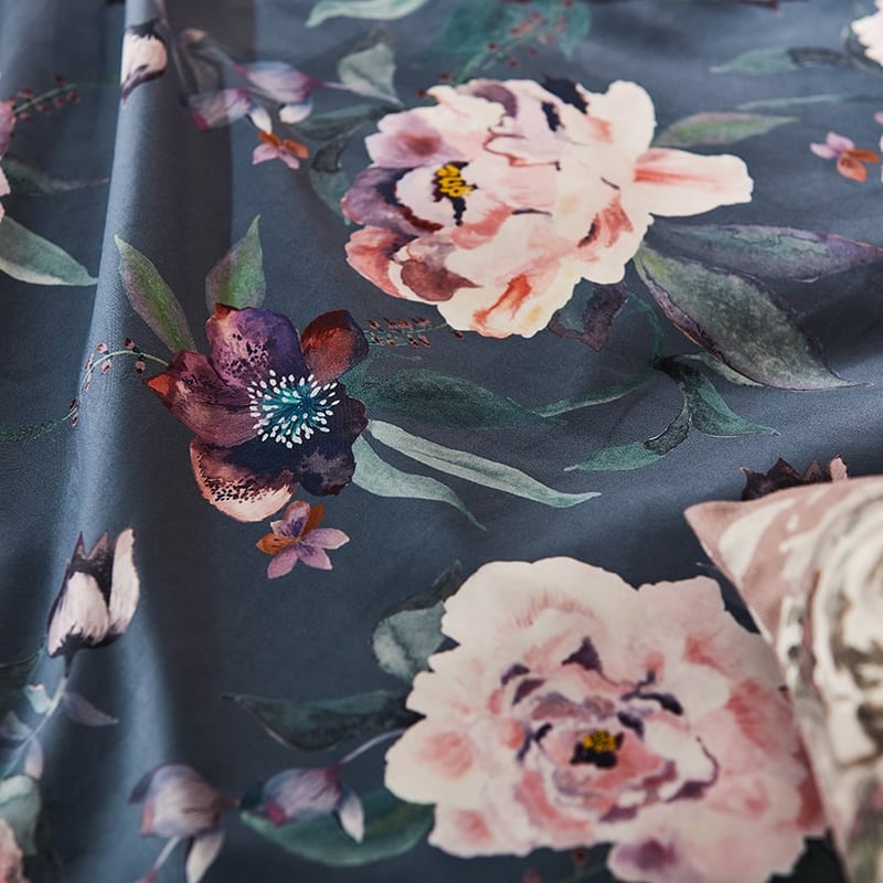 Winter Romance Navy Quilt Cover Set