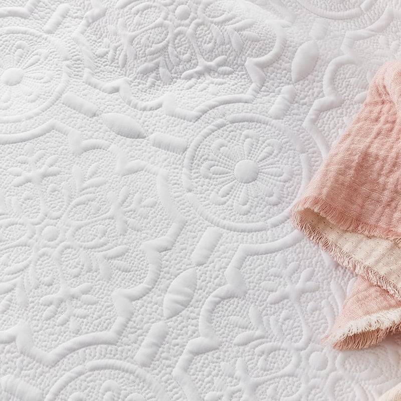 Juno Quilted Snow Quilt Cover