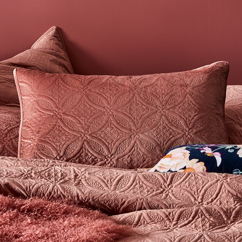 Winnie Quilted Velvet Vintage Rose Quilt Cover