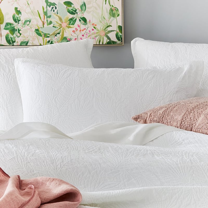 Java Matelasse White Quilt Cover