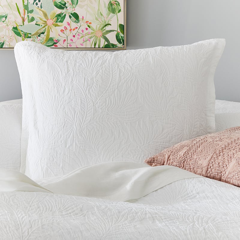 Java Matelasse White Quilt Cover