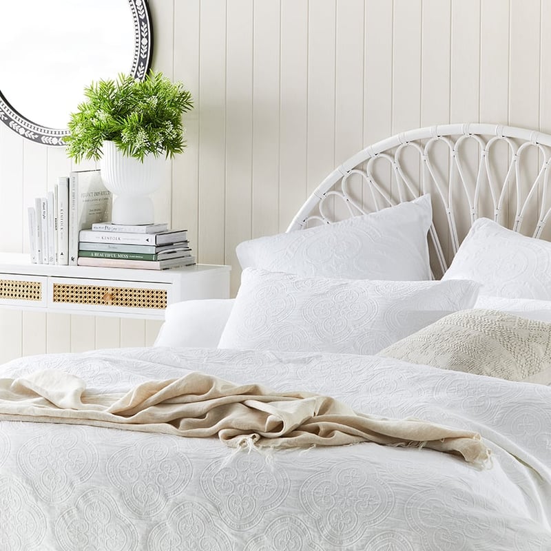 Amira Mattelesse White Quilt Cover