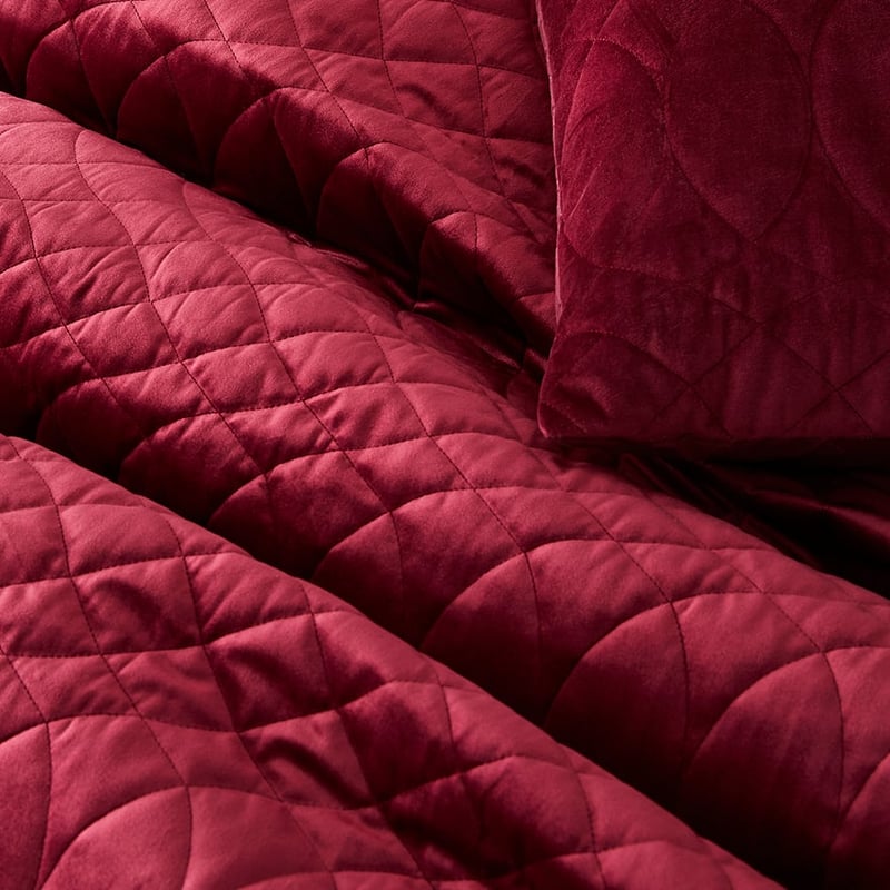 Ophelia Quilted Quilt Cover Ruby