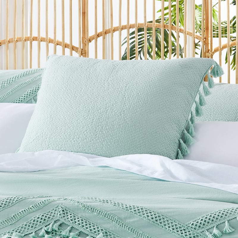 Rebecca Judd Loves Como Mint Quilt Cover