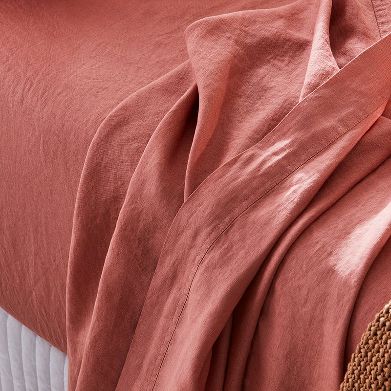 Vintage Washed Linen Rouge Sheet Set