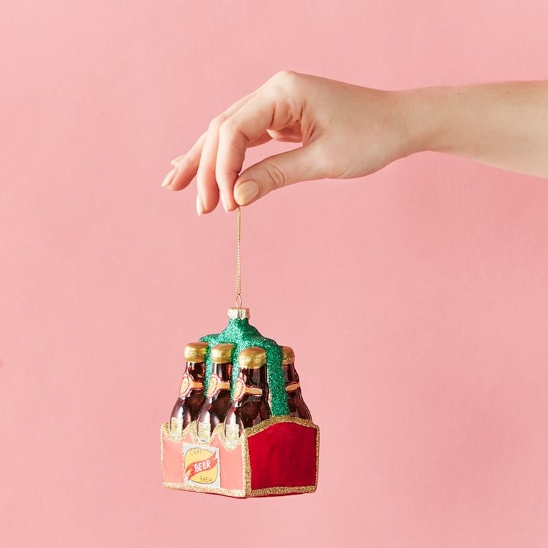 Antiqued 6-Pack Beer Glass Decoration