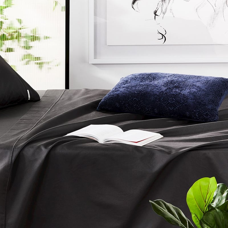 Marais Cushion Midnight 