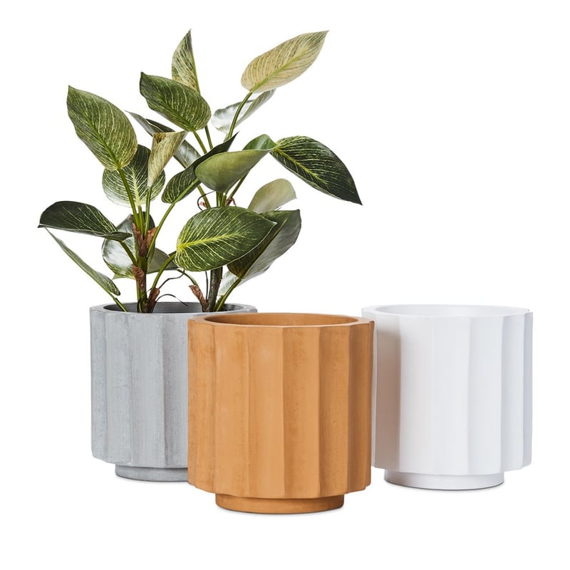 Wide Pleat White Pot
