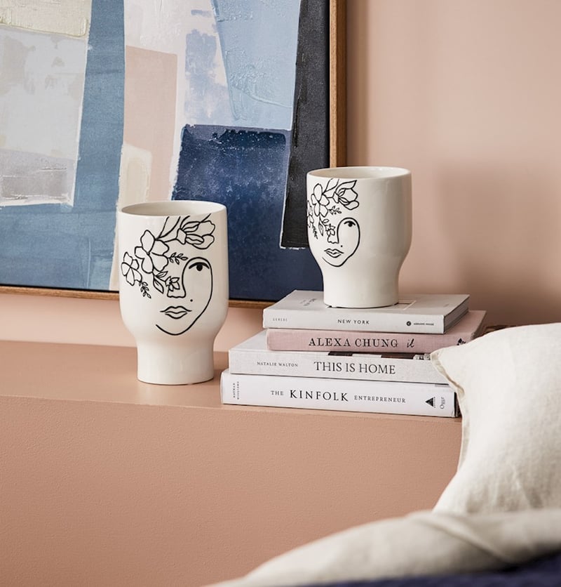 Lineart White Vase