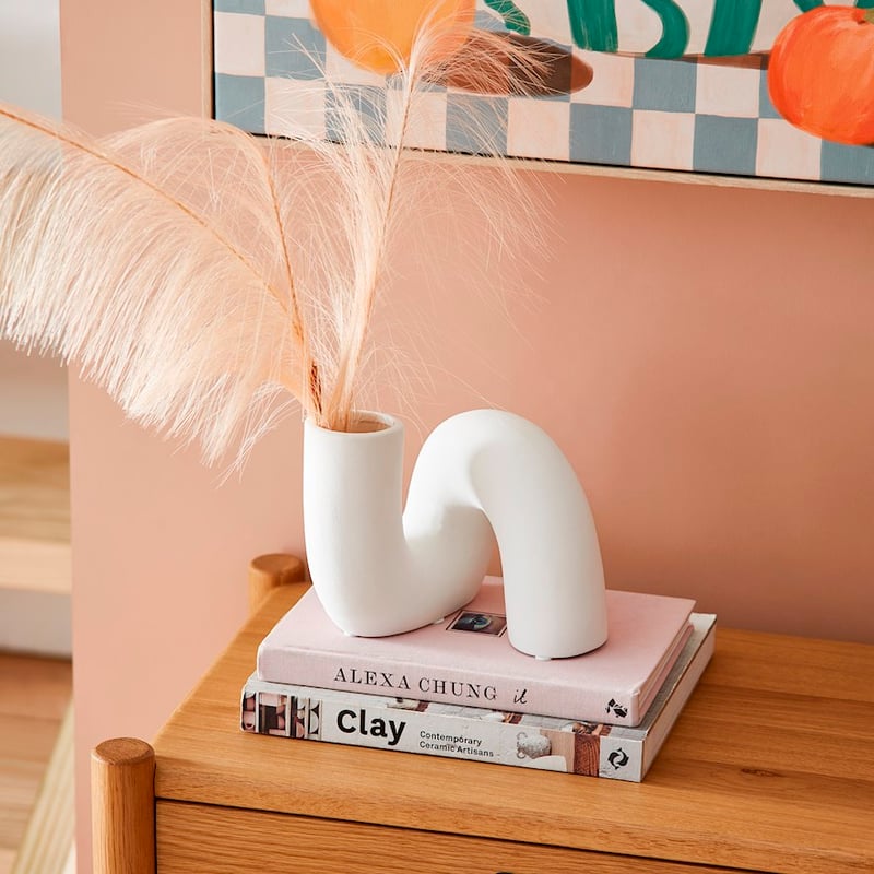 Pipe White Vase Twist Shape