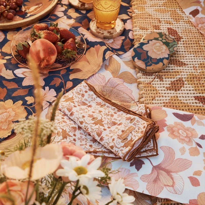 Wandering Folk Linen Table Napkins 2pk 