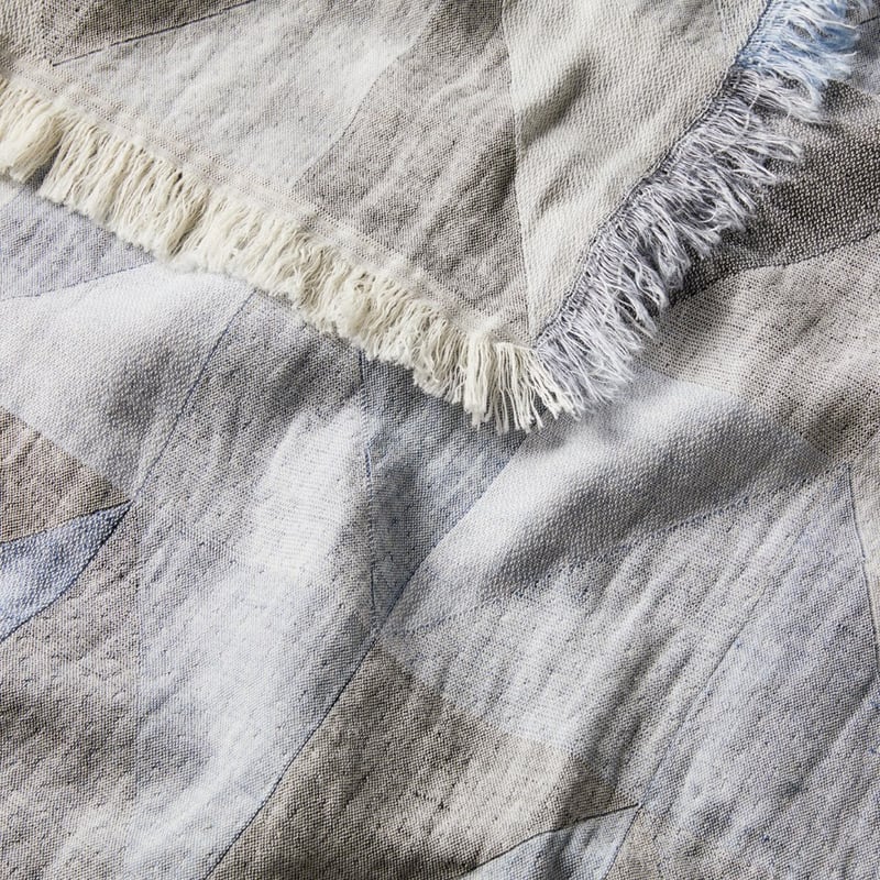 European Collection Villa Navy Throw