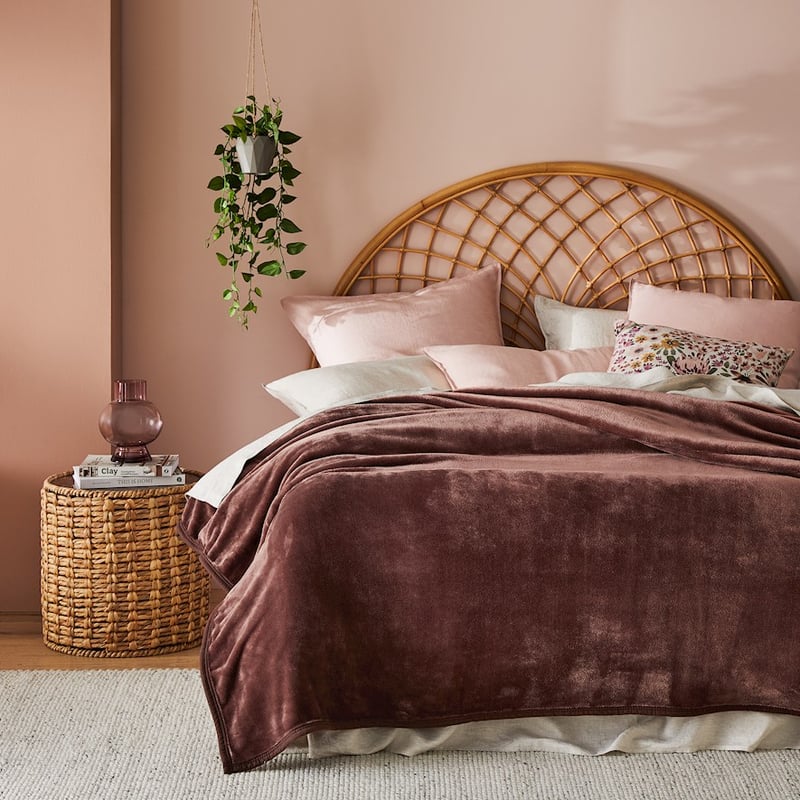 Ultrasoft Mahogany Blanket