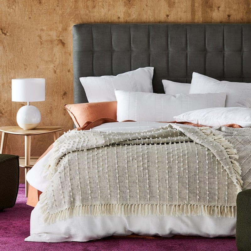 Finnegan Natural Throw