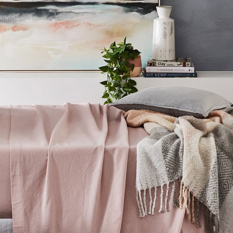 Cambridge Pink and Grey Throw 