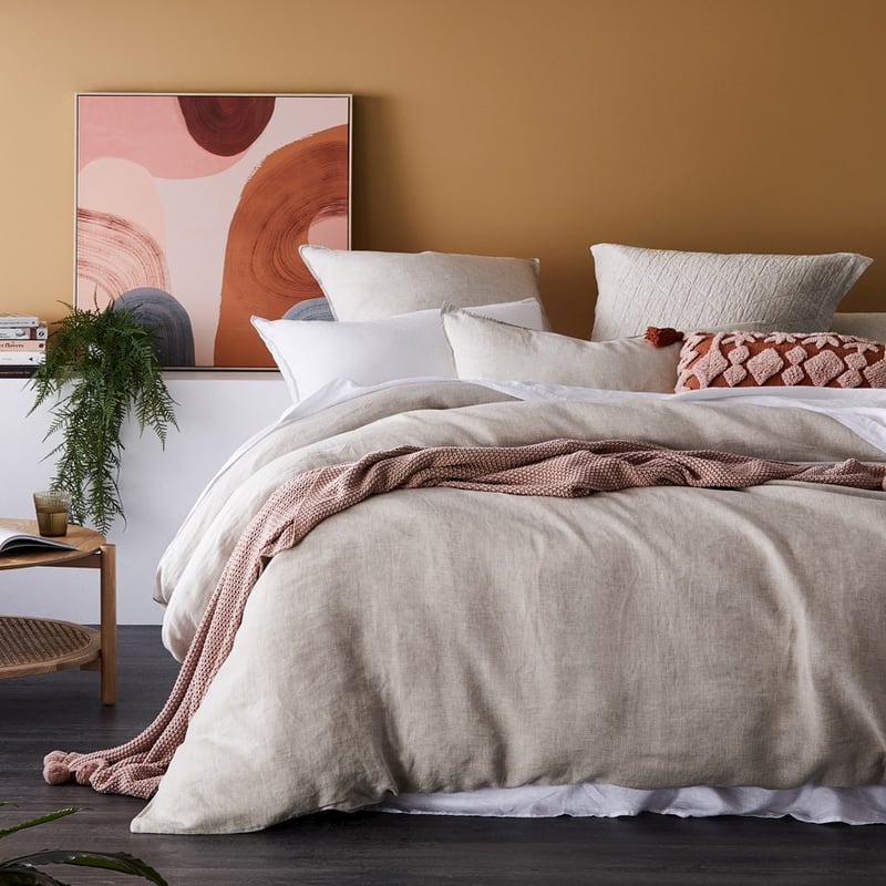 Pom Pom Throw Blush 
