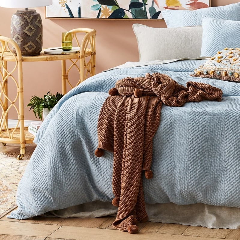 Pom Pom Caramel Throw