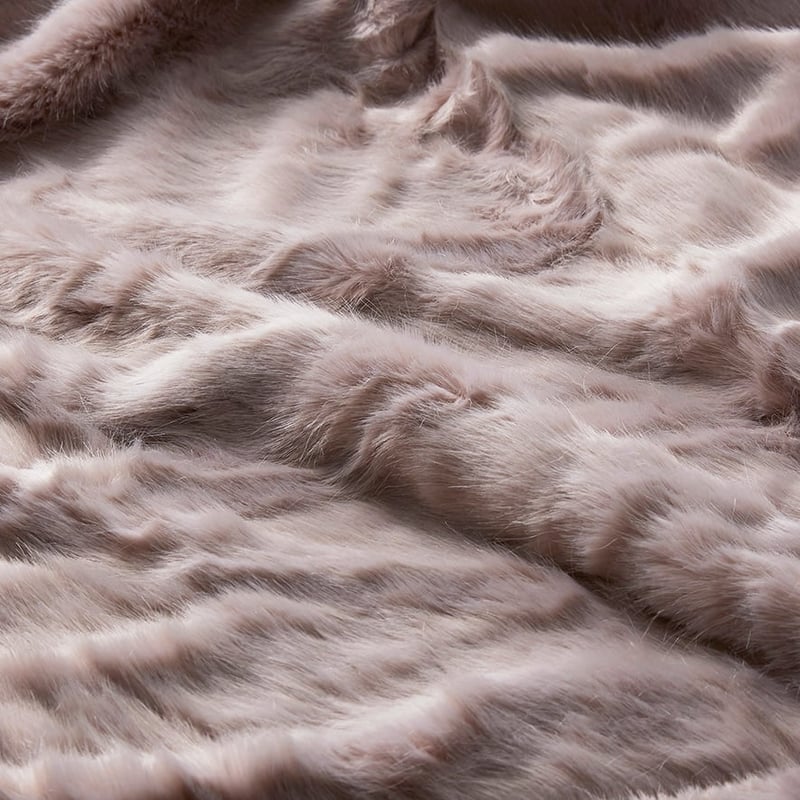 Himalayan Luxury Fur Throw Dusty Pink 