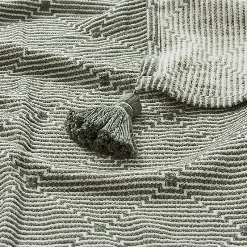 European Collection Izmir Throw Forest