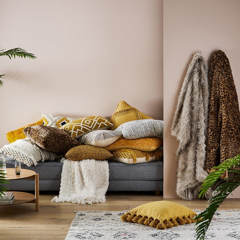 Avoca Feather Yarn Tassel Winter White Throw