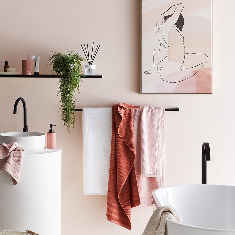 Natural Blush Bella Figure Canvas