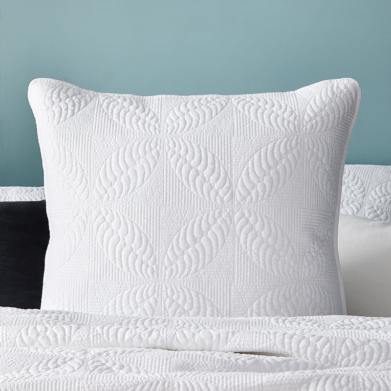 Ava Quilted Snow Quilt Cover