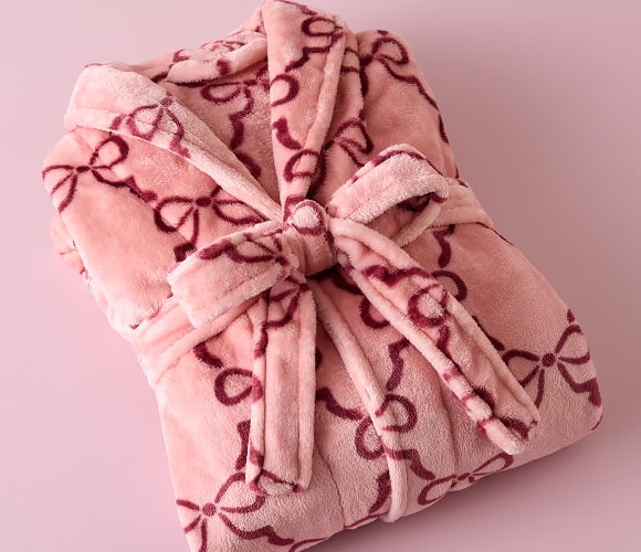 AI - MDay - Image 2 DT_580x500.jpg