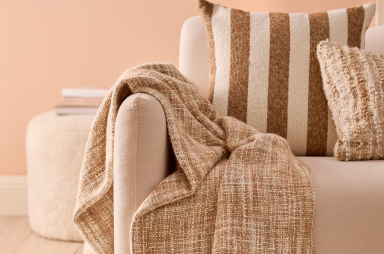25LLE MAR_Body - 3015_Cushions_DT.jpg